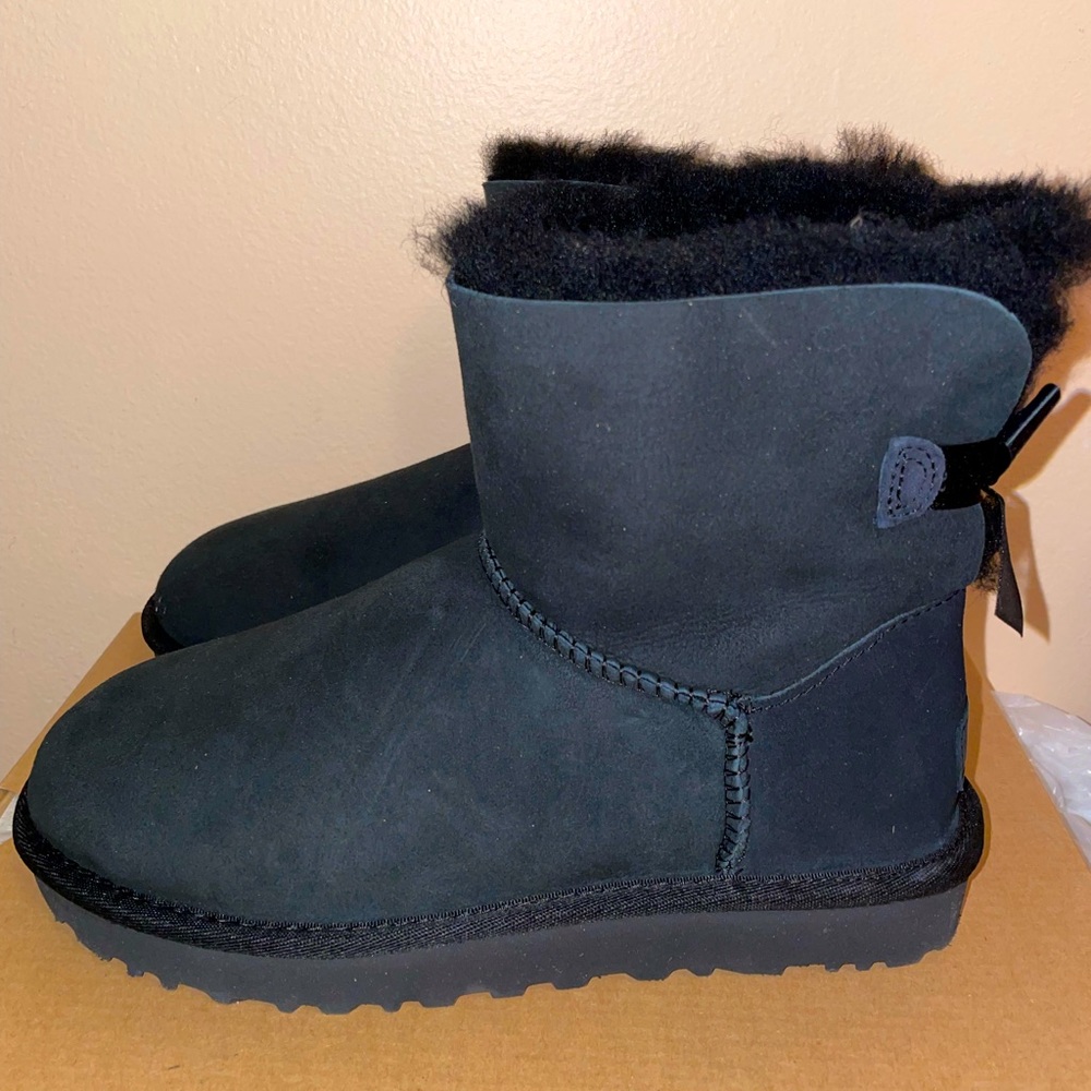 Black mini Bailey bow II boot UGGs